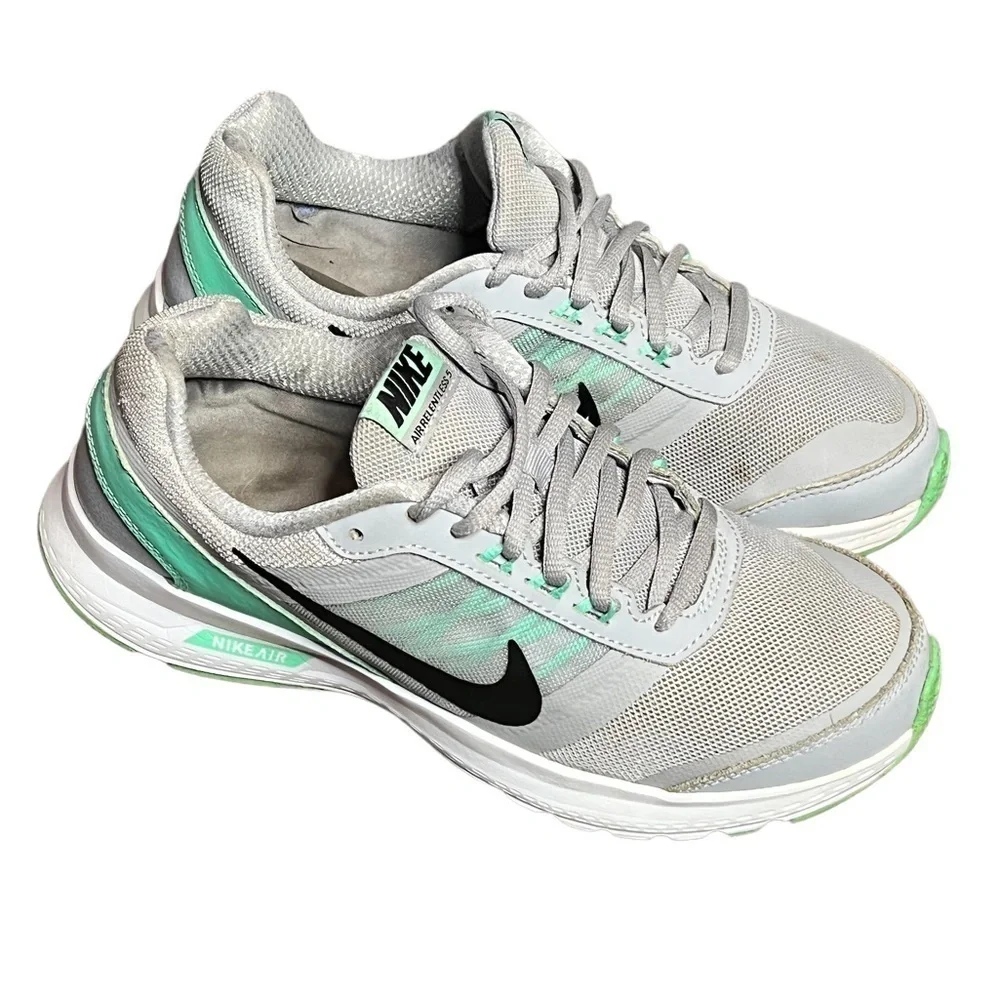 Nike Relentless Sneakers Size 8.5 Women’s